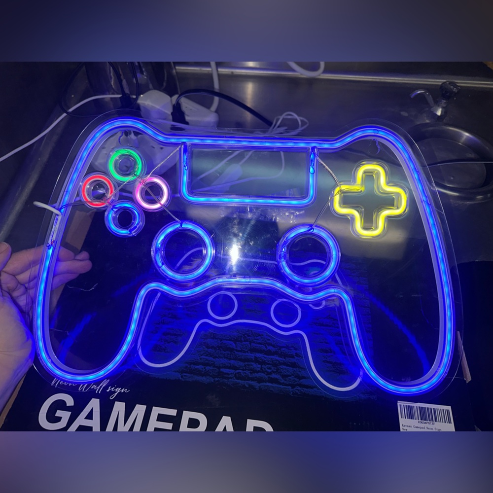 LED Gaming Controller Neon Sign - Picture 3 of 6